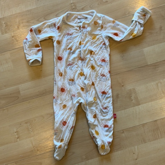 Magnetic Me Other - 0 - 3 mos Magnetic Me Cream Suns Baby Infant Coverall Footed Onesie EUC
